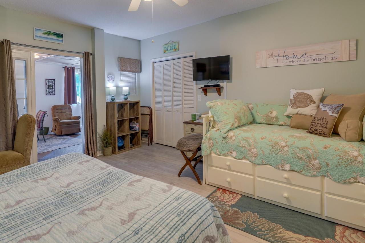 Sneads Ferry Vacation Rental Studio With Water Views Exterior foto